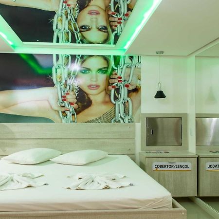 Motel Drive In T - Prolongamento Da Avenida Getulio Vargas Facil Acesso Ao Shopping Patio Chapecó エクステリア 写真